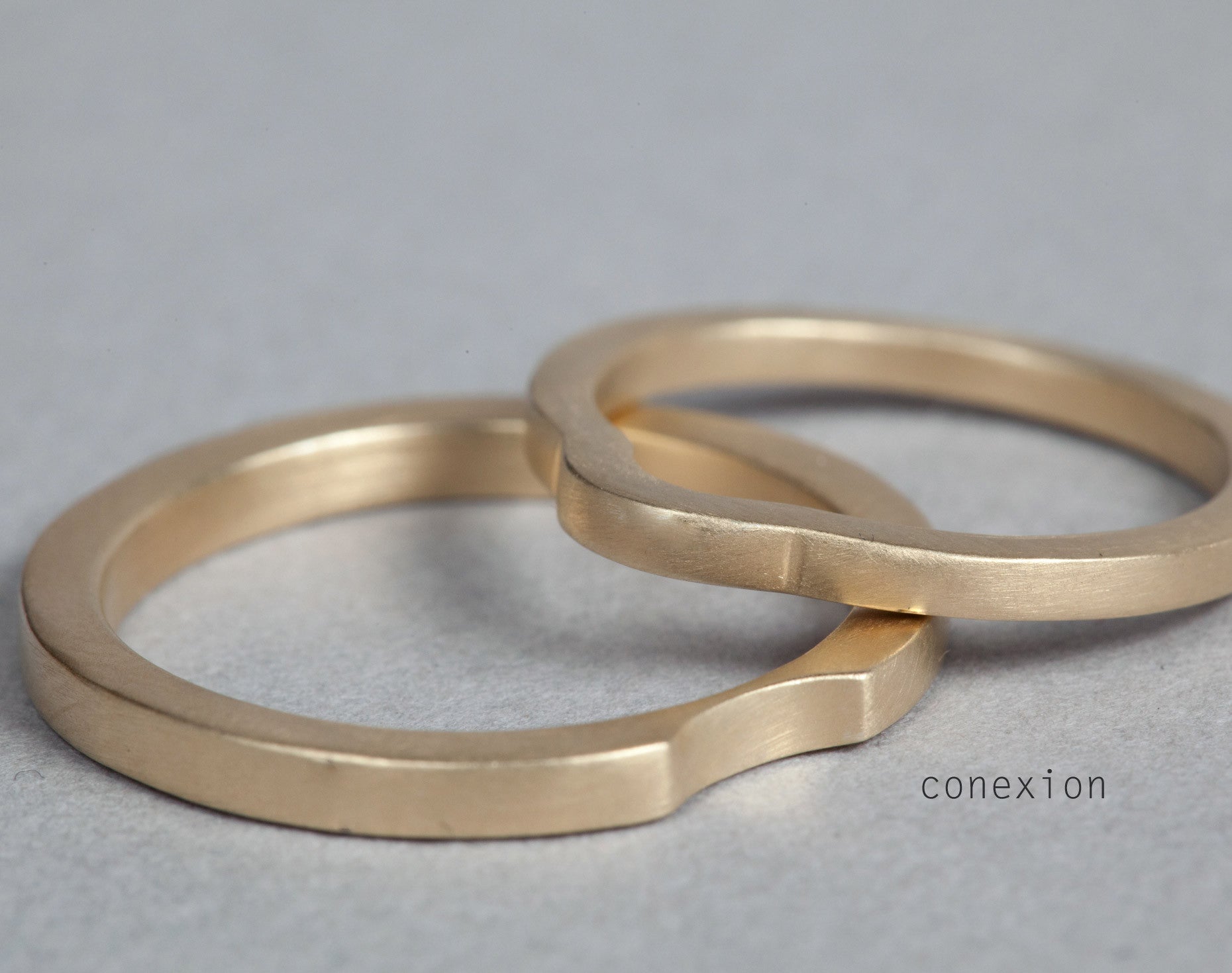 flat wedding ring